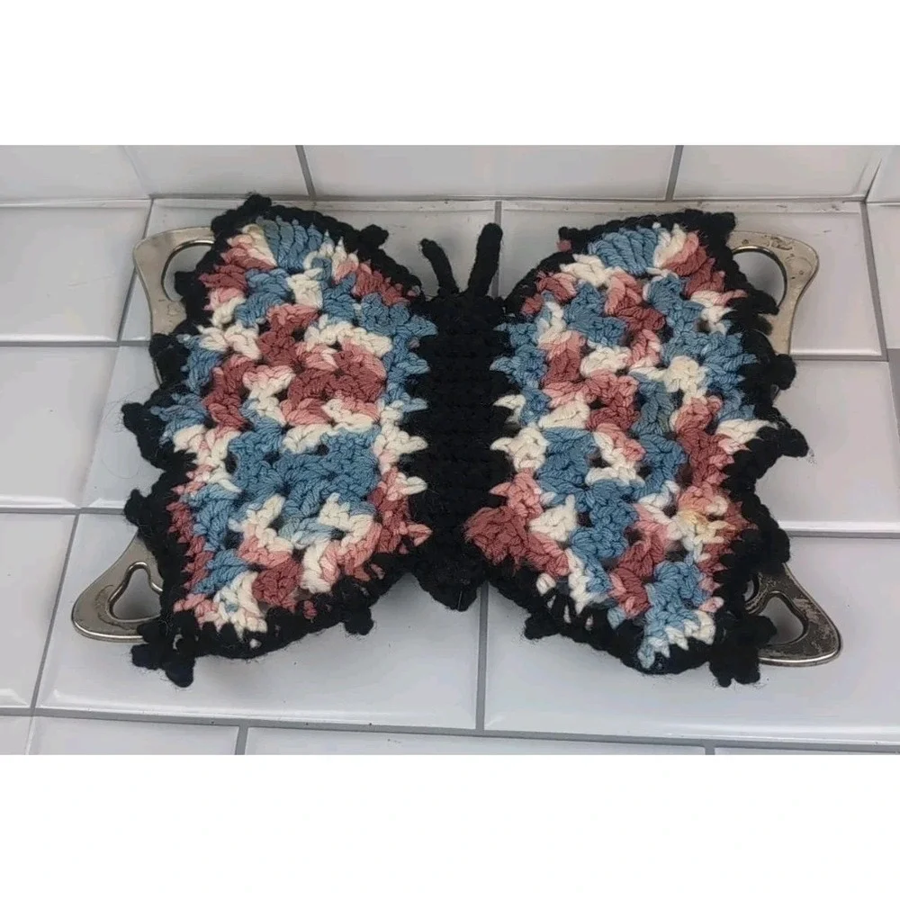 Trivet Set Vintage Butterfly Granny Square Crochet & Metal Footed Trivet 11